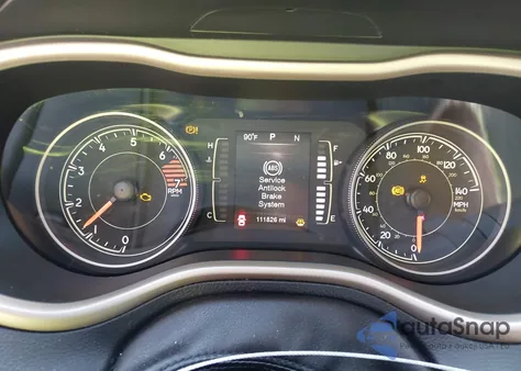 2016 Jeep Cherokee Latitude z USA, uszkodzony, nr VIN 1C4PJMCB7GW371955